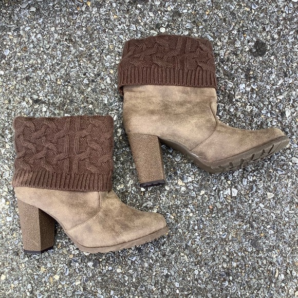 Muk Luks Chris Heeled Sweater Booties with Knitted/Rolled Cuff Tan Brown Size 10 - Picture 9 of 13